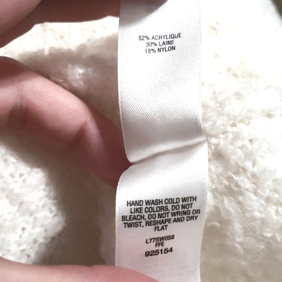 💛5 for 20💛Cablela's White Super Soft V - Neck Tunic - Picture 8 of 8